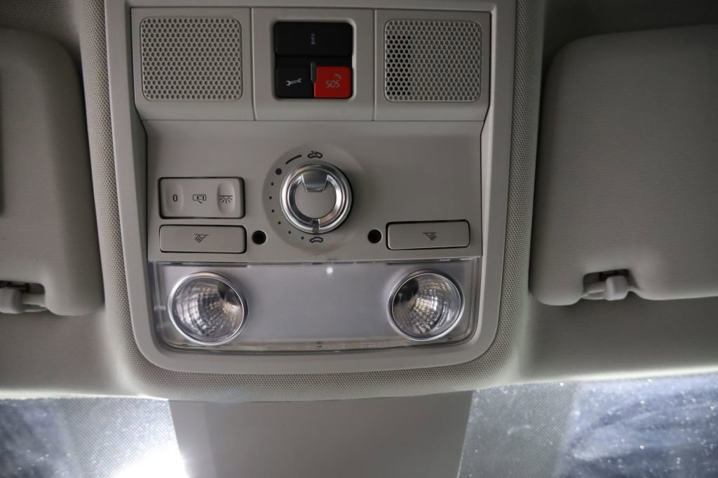 Used 2017 Volkswagen Passat 1.8T SEL Premium image 27