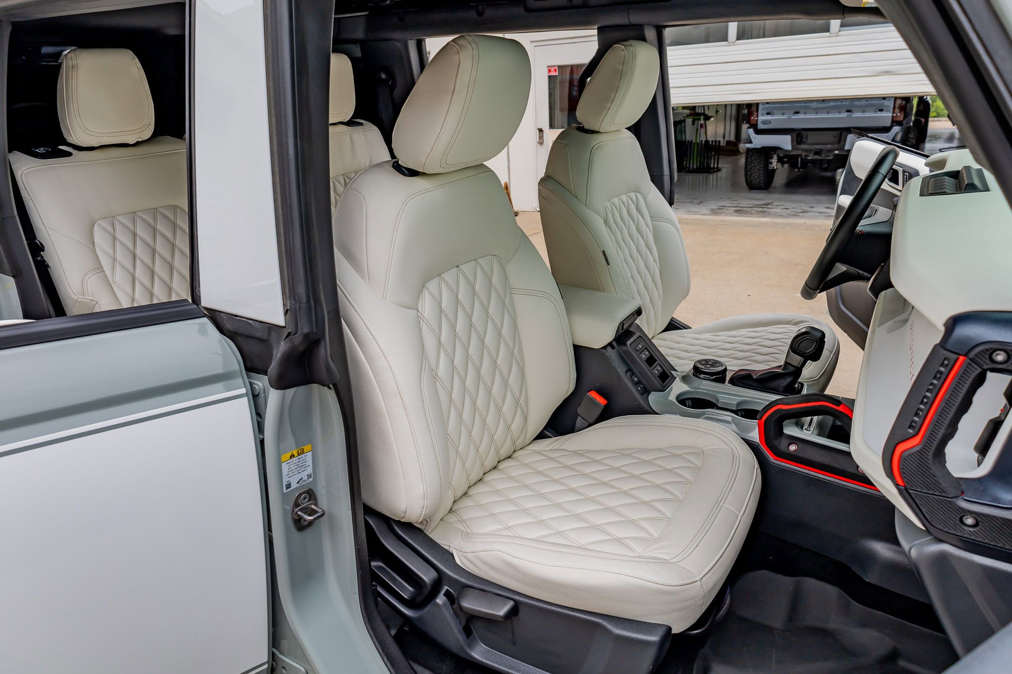 Used 2023 Ford Bronco Heritage Edition AWD/4WD image 32