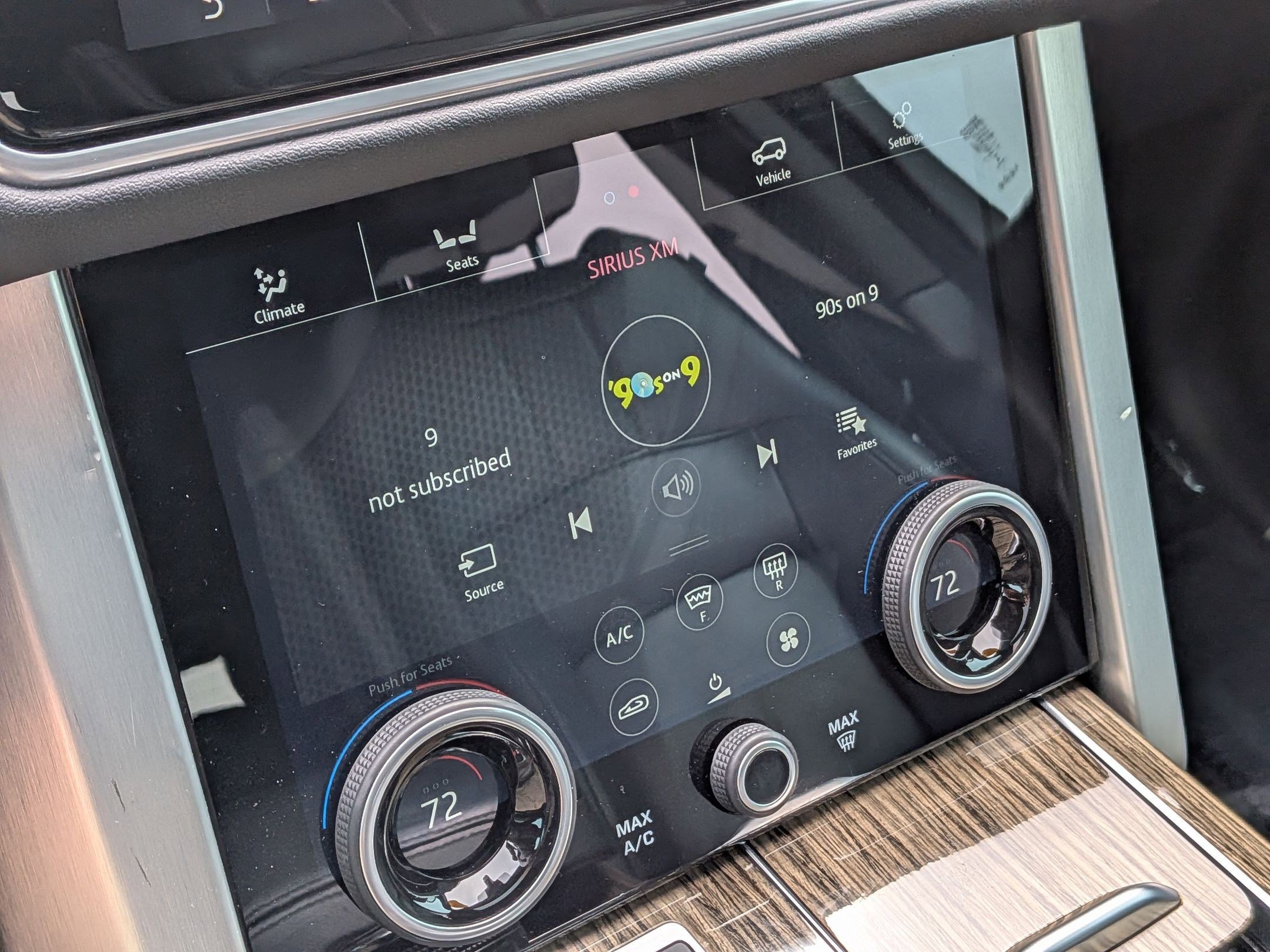 Used 2020 Land Rover Range Rover image 23