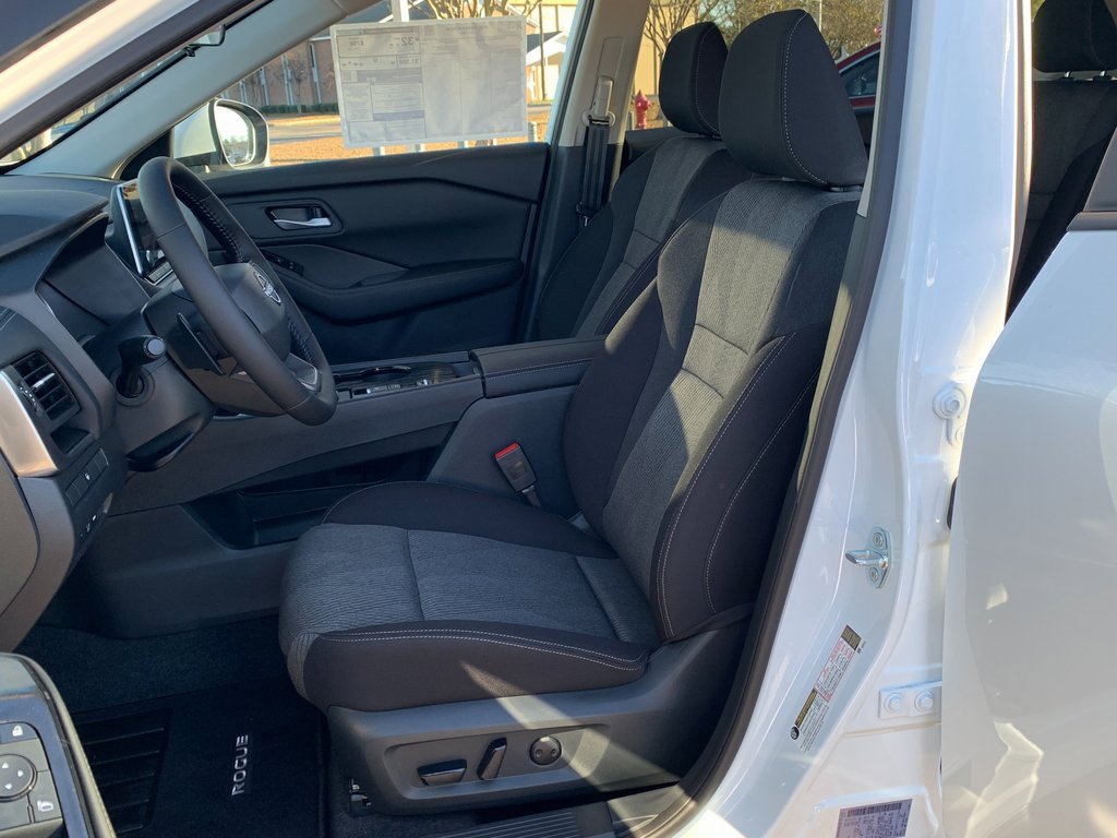 New 2026 Nissan Rogue SV image 7