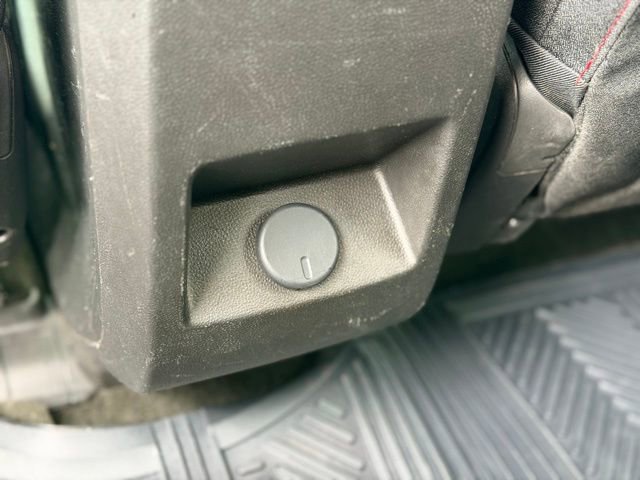 Used 2017 Chevrolet Equinox LT w/ Convenience Package image 22