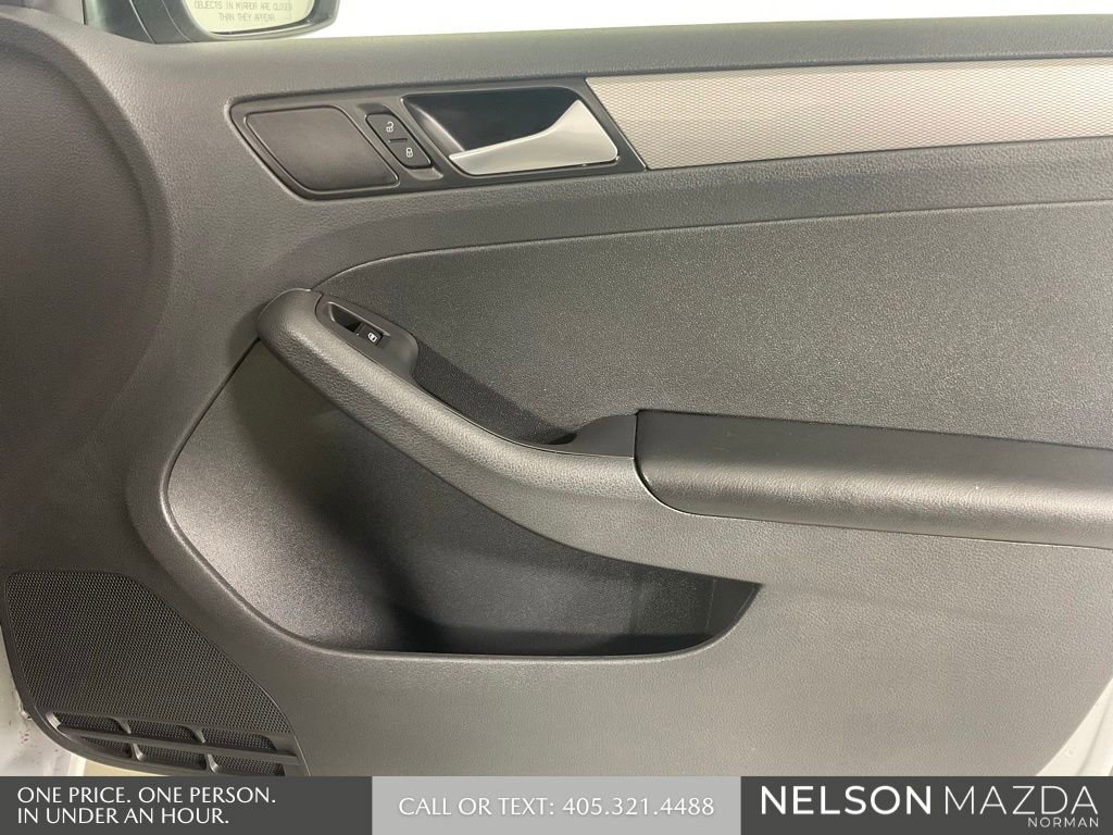Used 2017 Volkswagen Jetta SE FWD image 21