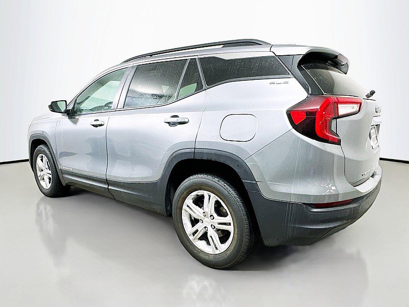 Used 2024 GMC Terrain SLE w/ Driver Convenience Package image 5