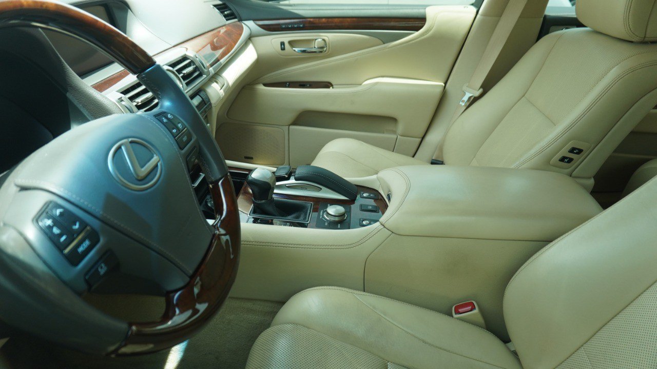 Used 2016 Lexus LS 460 L RWD image 9