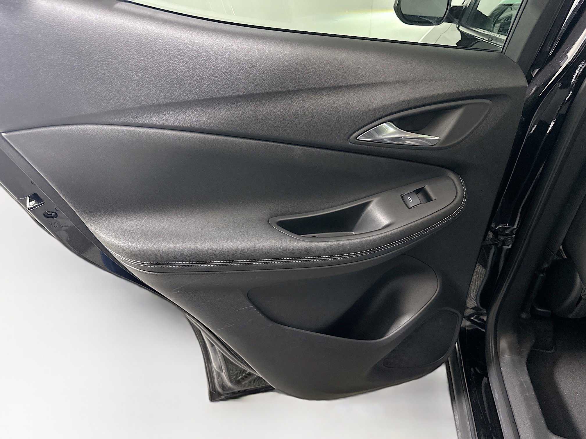 Used 2023 Buick Encore GX Essence w/ Experience Buick Package image 25