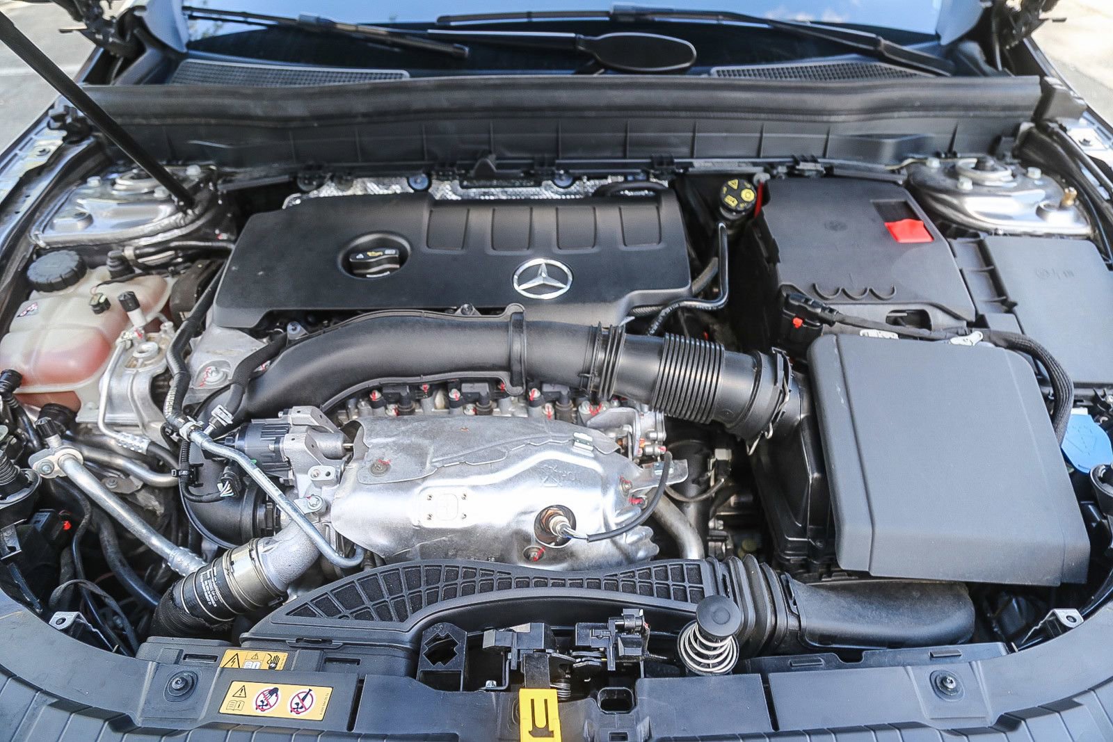 Used 2022 Mercedes-Benz GLB 250 4MATIC image 25