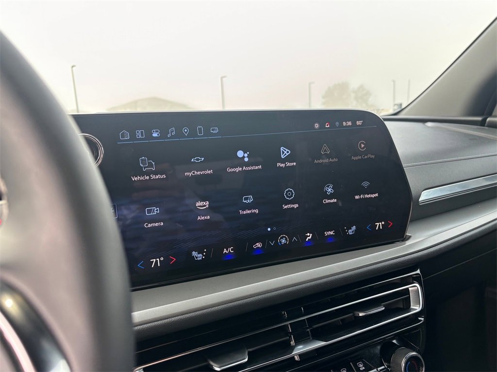 Used 2025 Chevrolet Traverse LT image 18