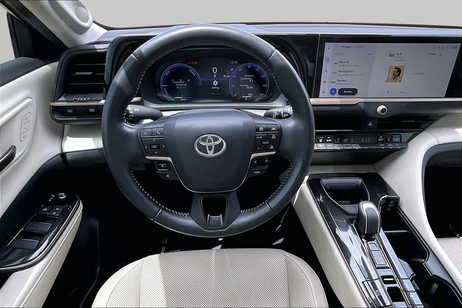 Used 2024 Toyota Crown AWD/4WD image 6