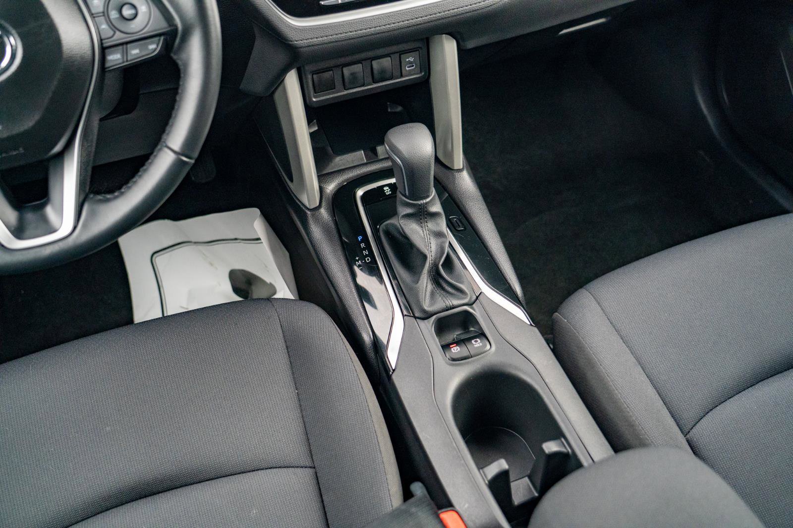 Used 2025 Toyota Corolla Cross LE image 24