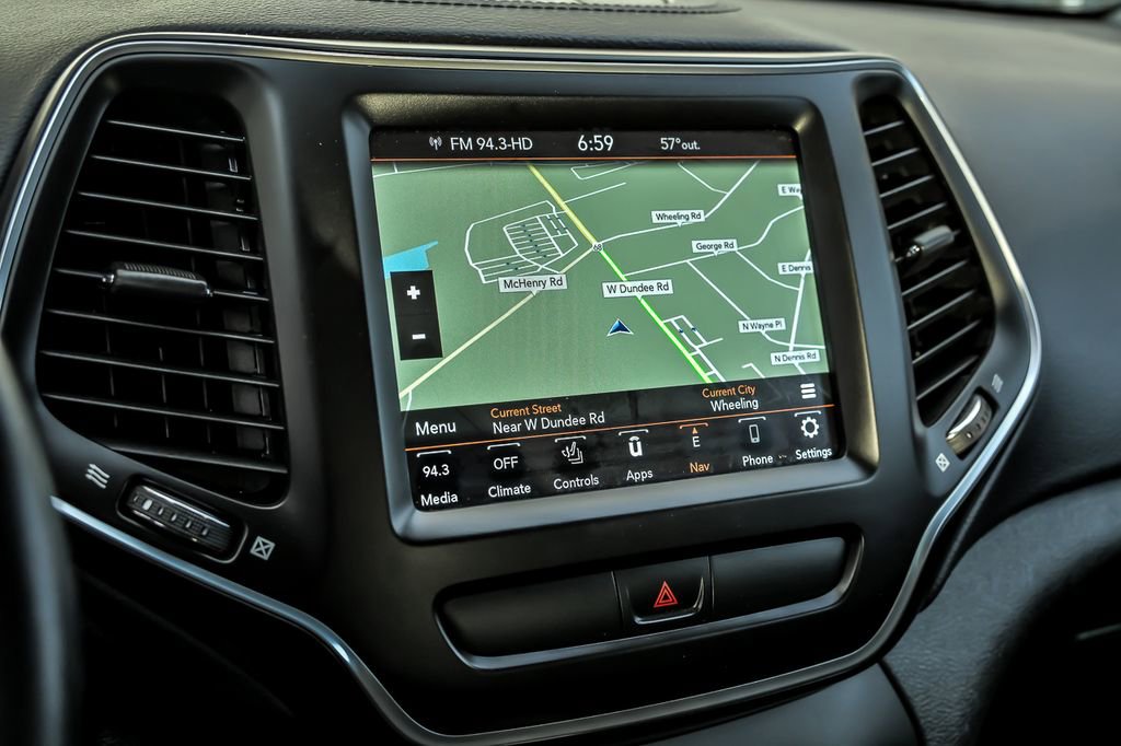 Used 2020 Jeep Cherokee Latitude w/ Quick Order Package 26F North AWD/4WD image 23