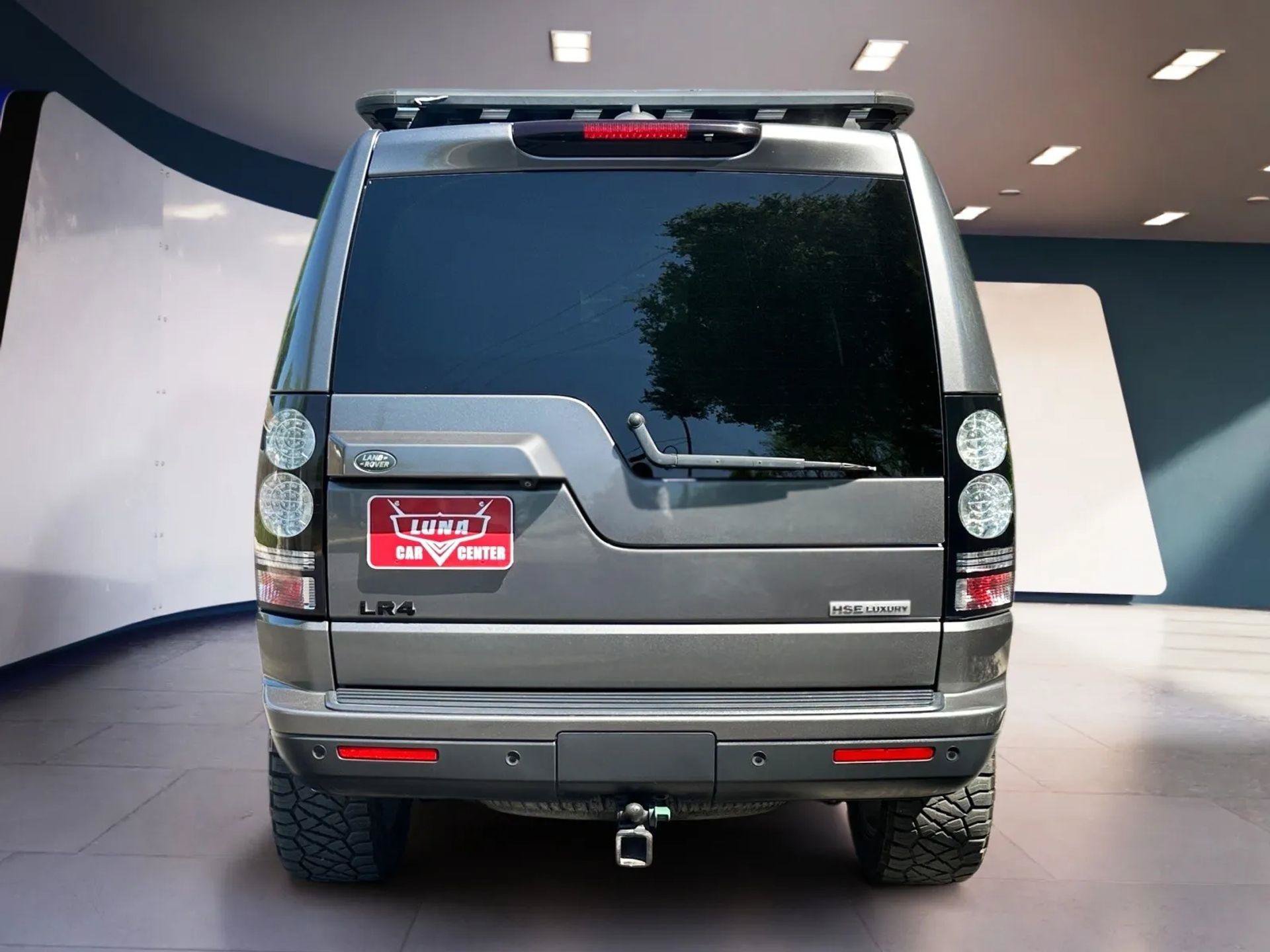 Used 2015 Land Rover LR4 HSE LUX AWD/4WD image 4