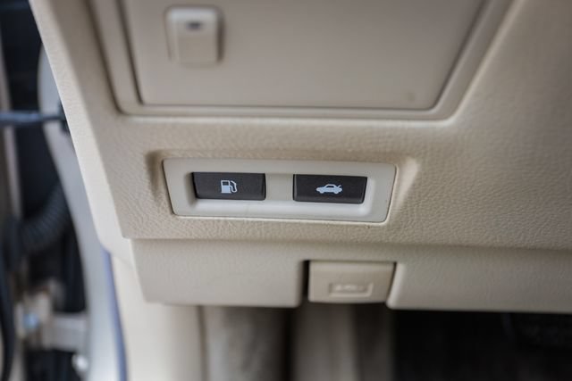 Used 2010 Lexus LS 460 RWD image 38