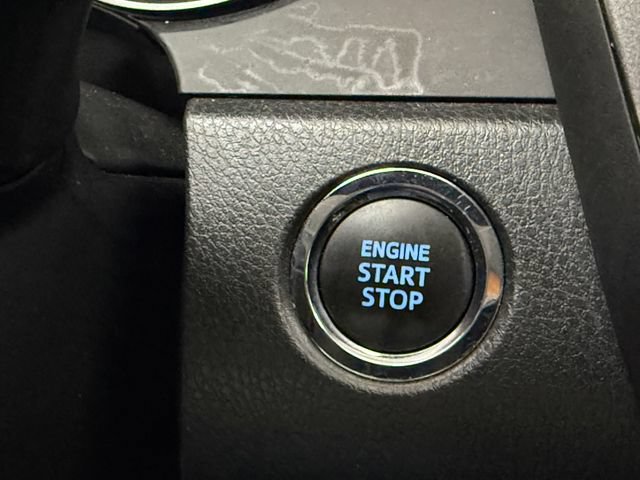 Used 2024 Toyota Camry SE w/ Convenience Package FWD image 15