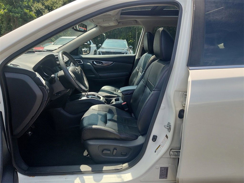 Used 2016 Nissan Rogue SL w/ SL Premium Package image 14