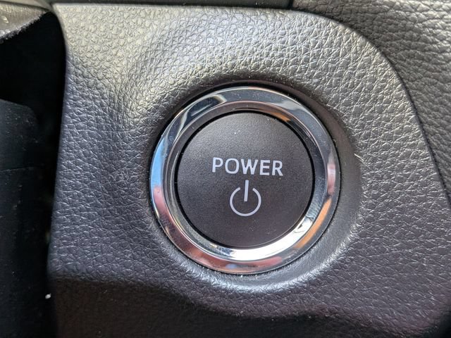Used 2025 Toyota RAV4 XLE Premium AWD/4WD image 29