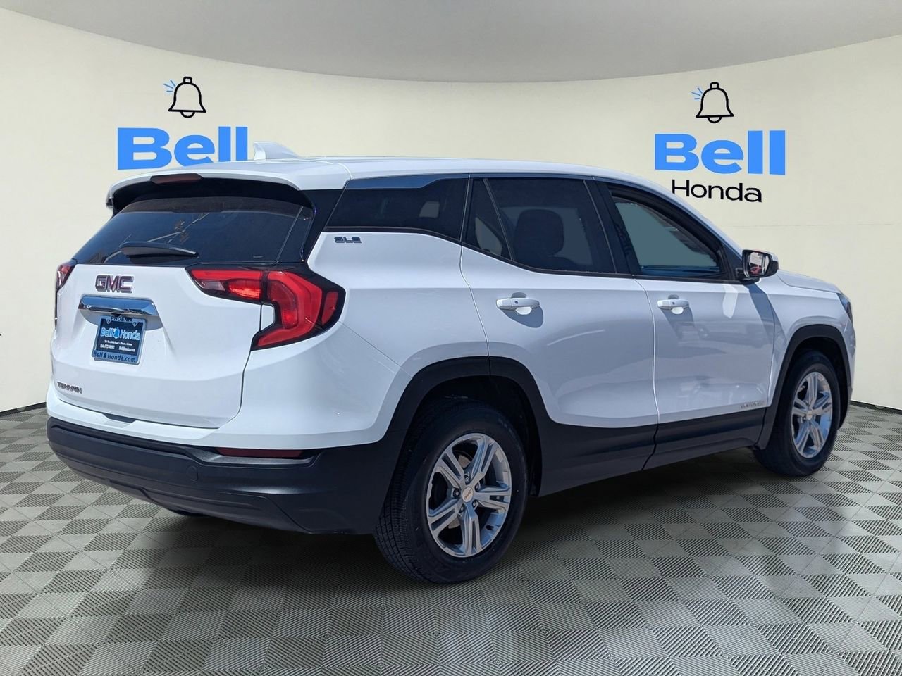 Used 2020 GMC Terrain SLE image 4