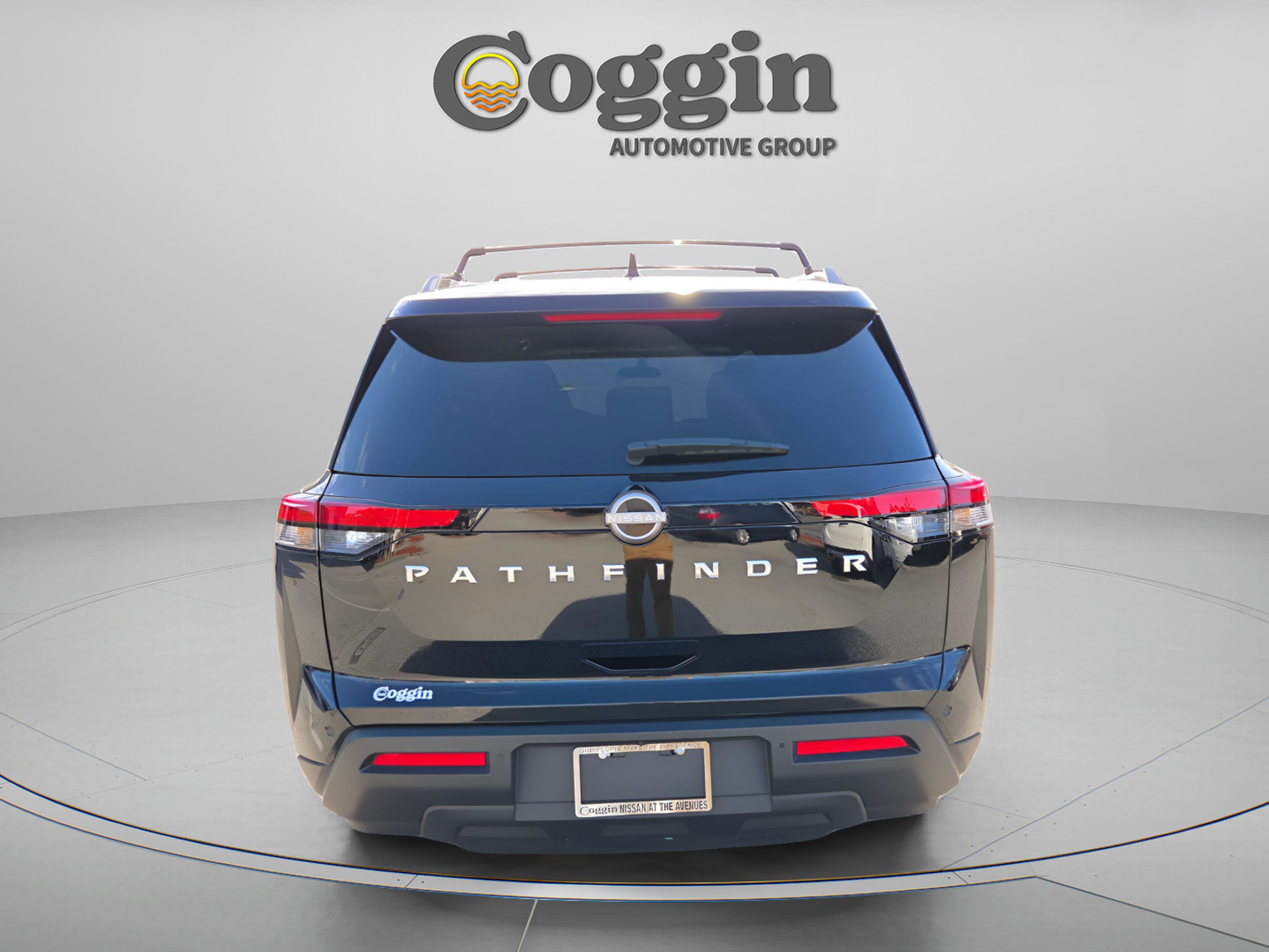 Certified 2025 Nissan Pathfinder SV image 5