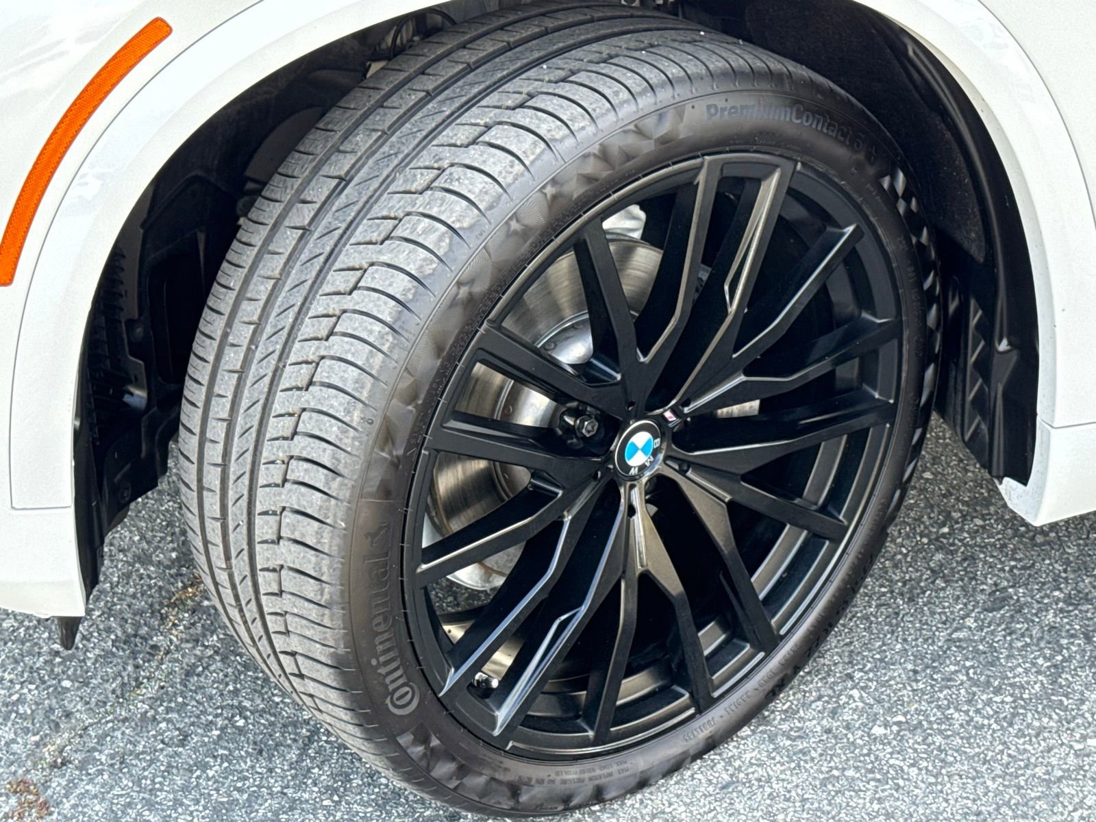 Used 2023 BMW X5 xDrive40i w/ M Sport Package image 19