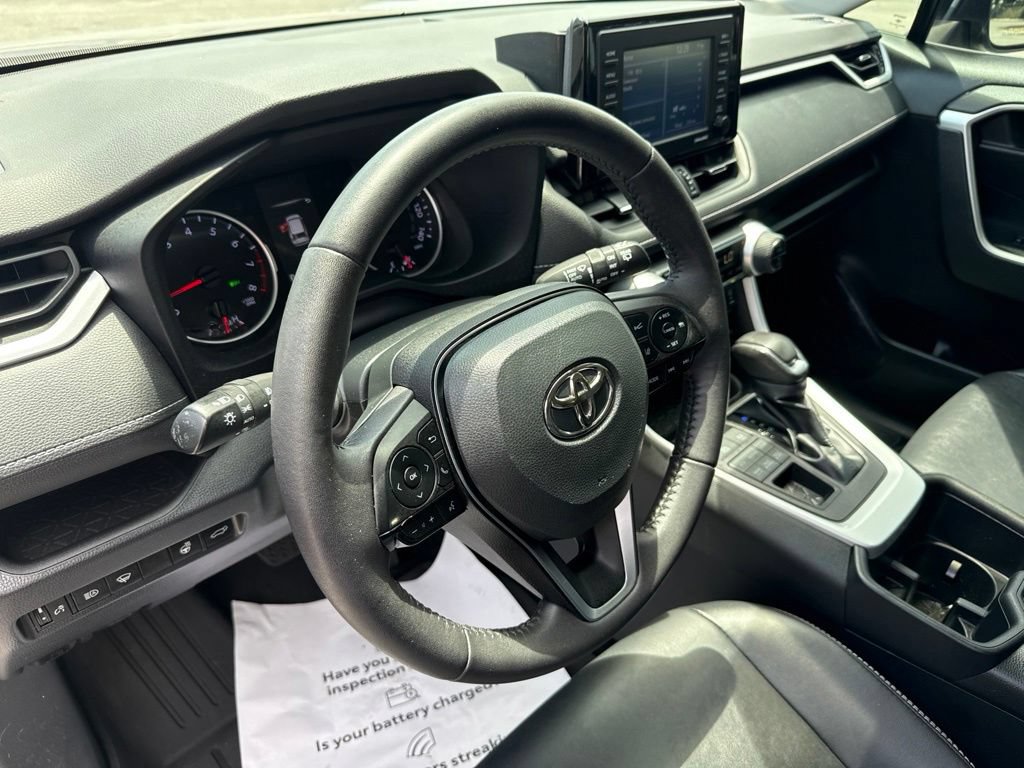 Used 2022 Toyota RAV4 XLE Premium AWD/4WD image 10