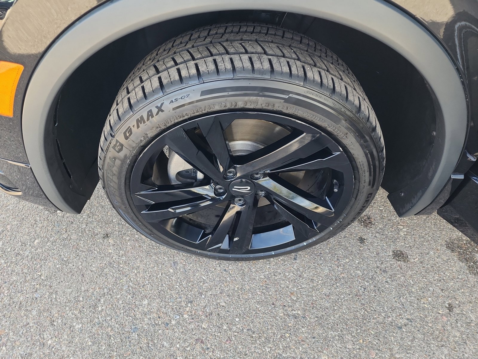 Certified 2023 Volkswagen Tiguan SE R-Line image 26