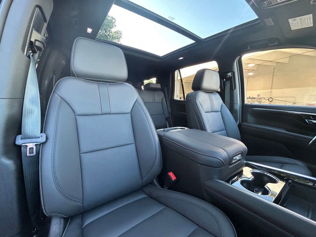 Used 2026 Chevrolet Tahoe RST w/ Comfort Package AWD/4WD image 29