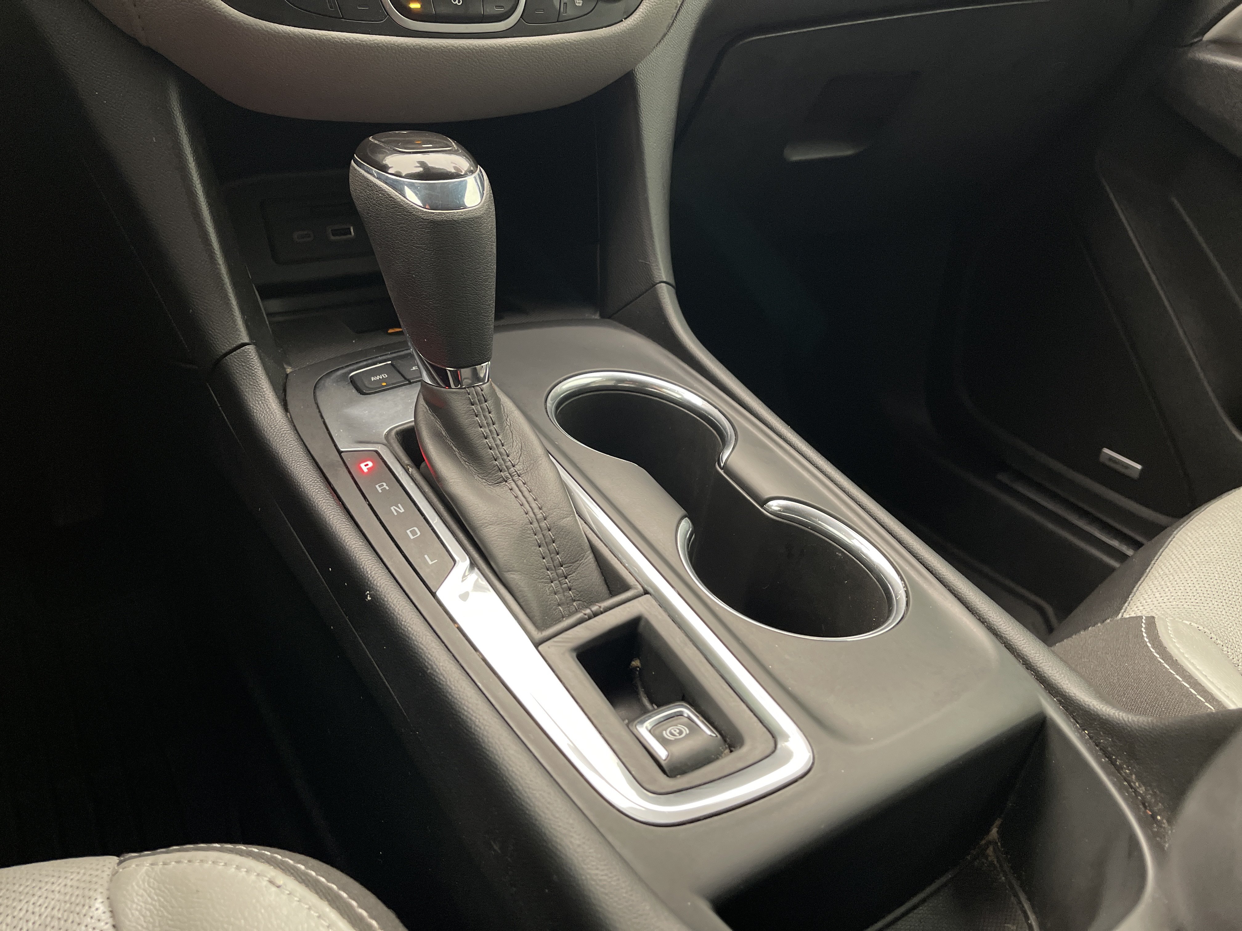 Used 2020 Chevrolet Equinox Premier AWD/4WD image 21