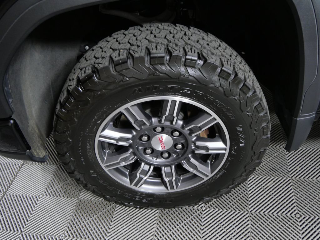 Used 2024 GMC Sierra 1500 AT4 w/ Technology Package AWD/4WD image 10