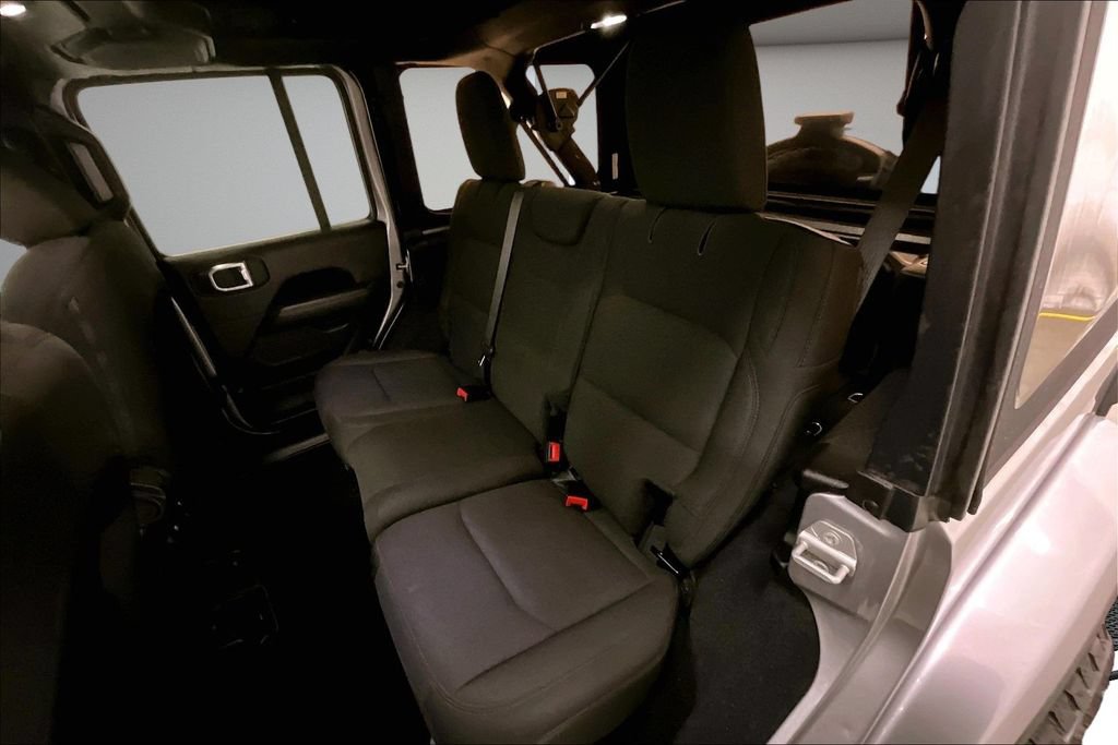 Used 2019 Jeep Wrangler Unlimited Sahara AWD/4WD image 22