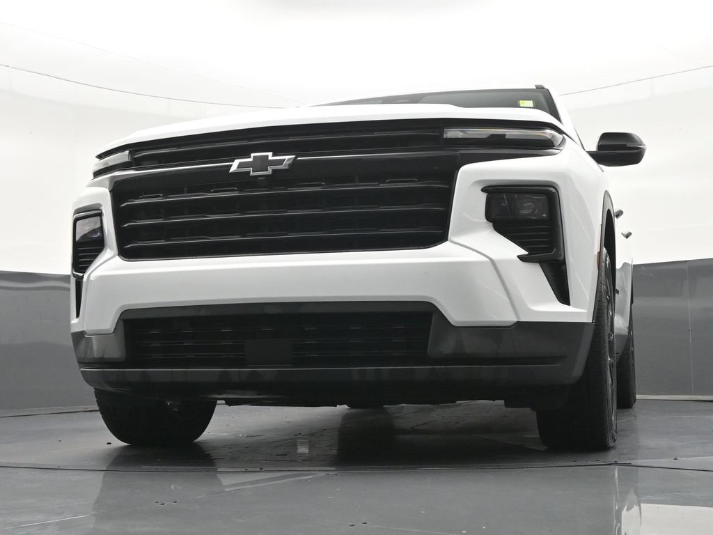 Used 2025 Chevrolet Traverse LT w/ Midnight/Sport Edition FWD image 32