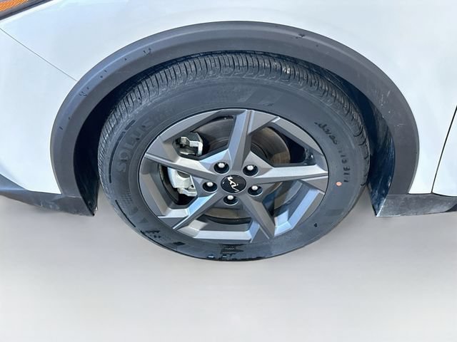 Used 2025 Kia K4 FWD image 29