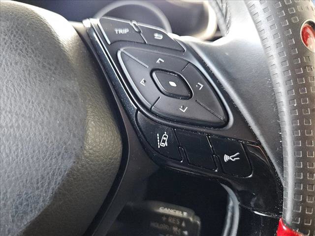 Used 2019 Toyota C-HR XLE image 12