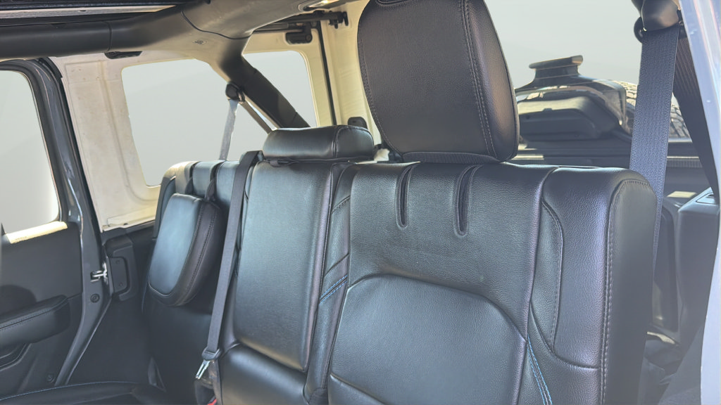 Used 2023 Jeep Wrangler Unlimited Rubicon 4xe w/ Cold Weather Group AWD/4WD image 25