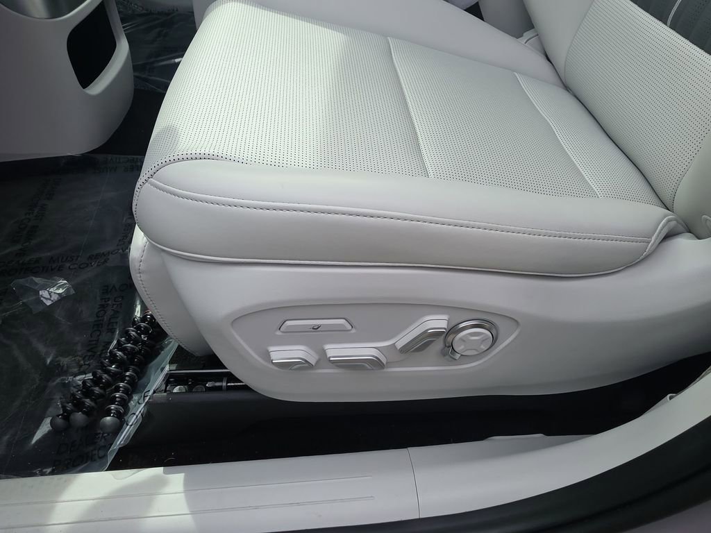 New 2026 Hyundai Ioniq 9 Calligraphy image 41