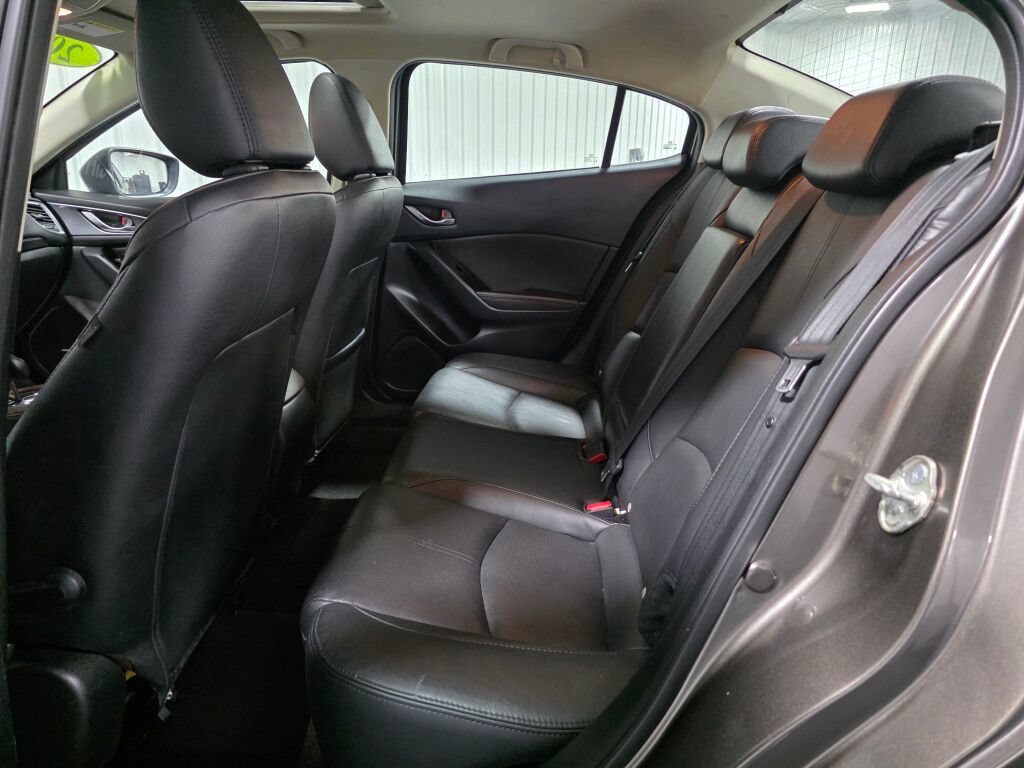 Used 2018 MAZDA MAZDA3 Grand Touring FWD image 10