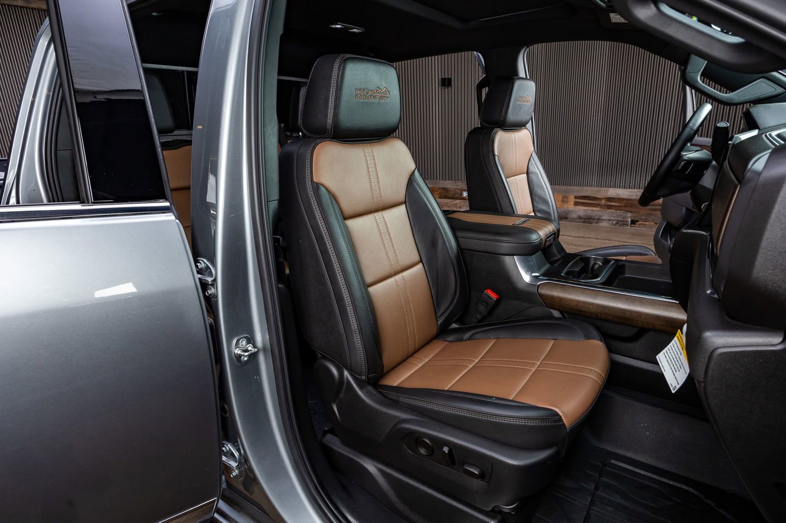 Used 2025 Chevrolet Silverado 2500 High Country w/ Technology Package image 31