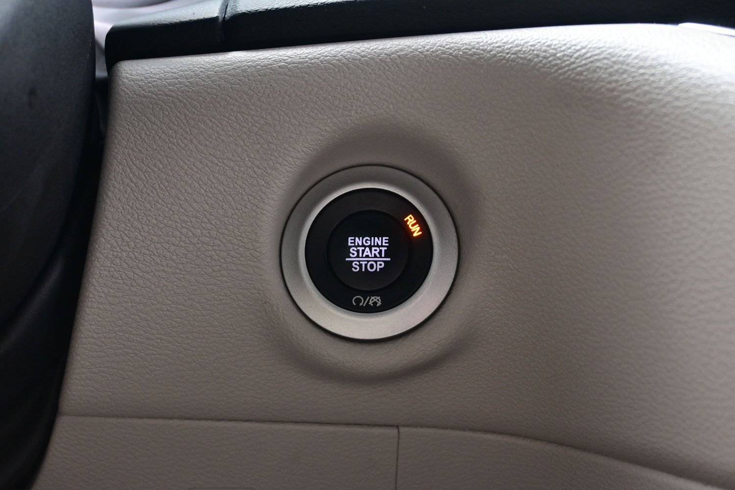 Used 2023 Chrysler Pacifica Touring-L FWD image 26