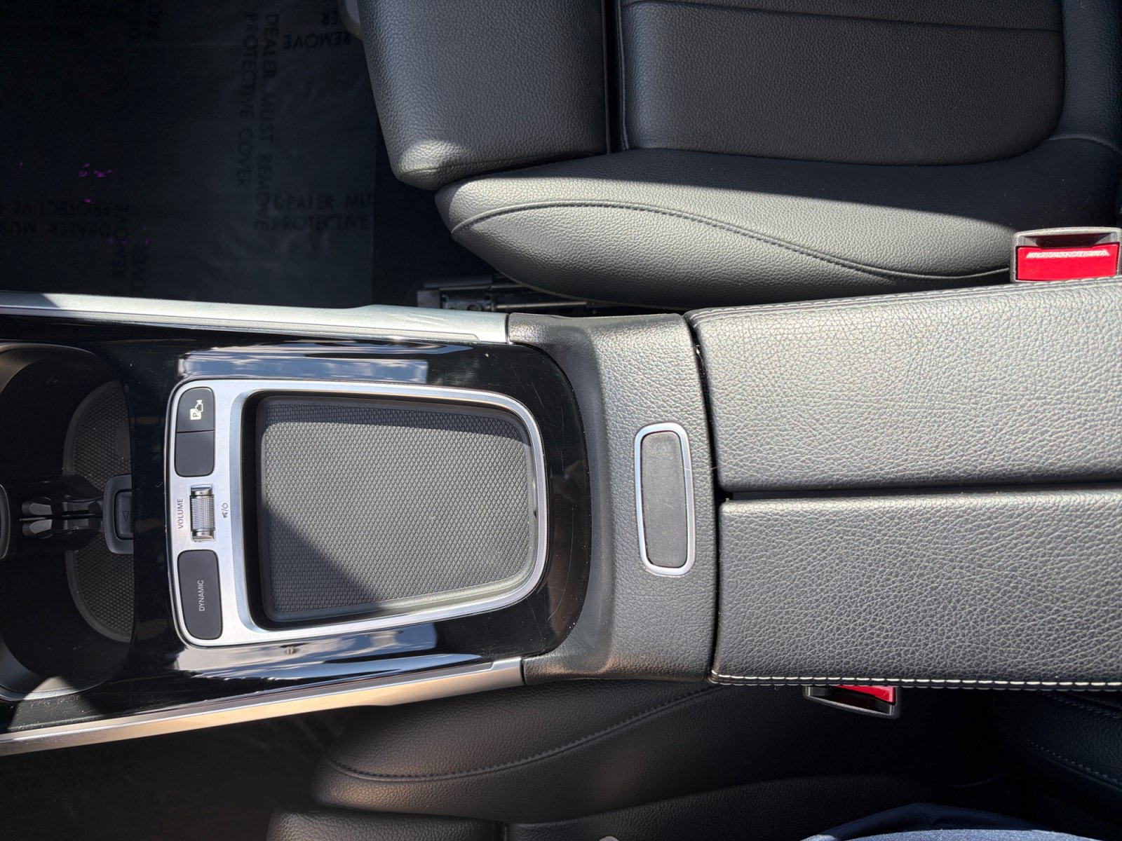 Used 2025 Mercedes-Benz GLB 250 4MATIC image 25