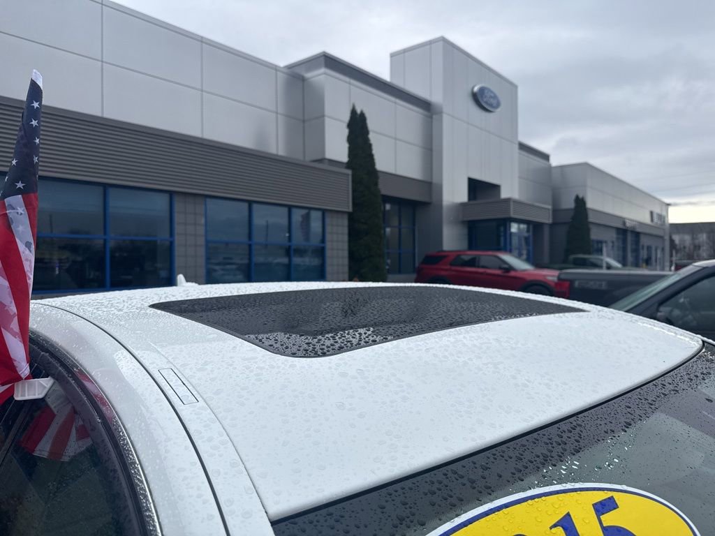 Used 2015 Mercedes-Benz E 350 4MATIC Sedan image 14