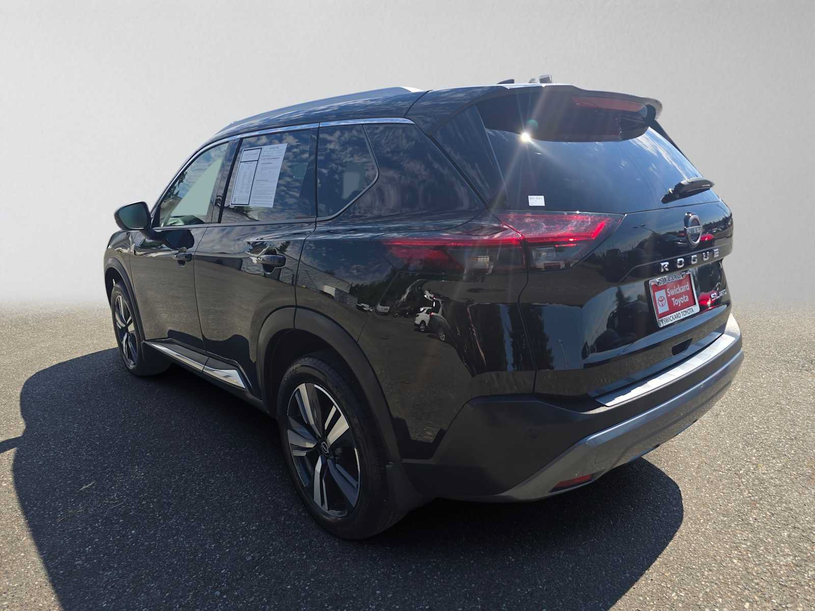 Used 2023 Nissan Rogue SL AWD/4WD image 5