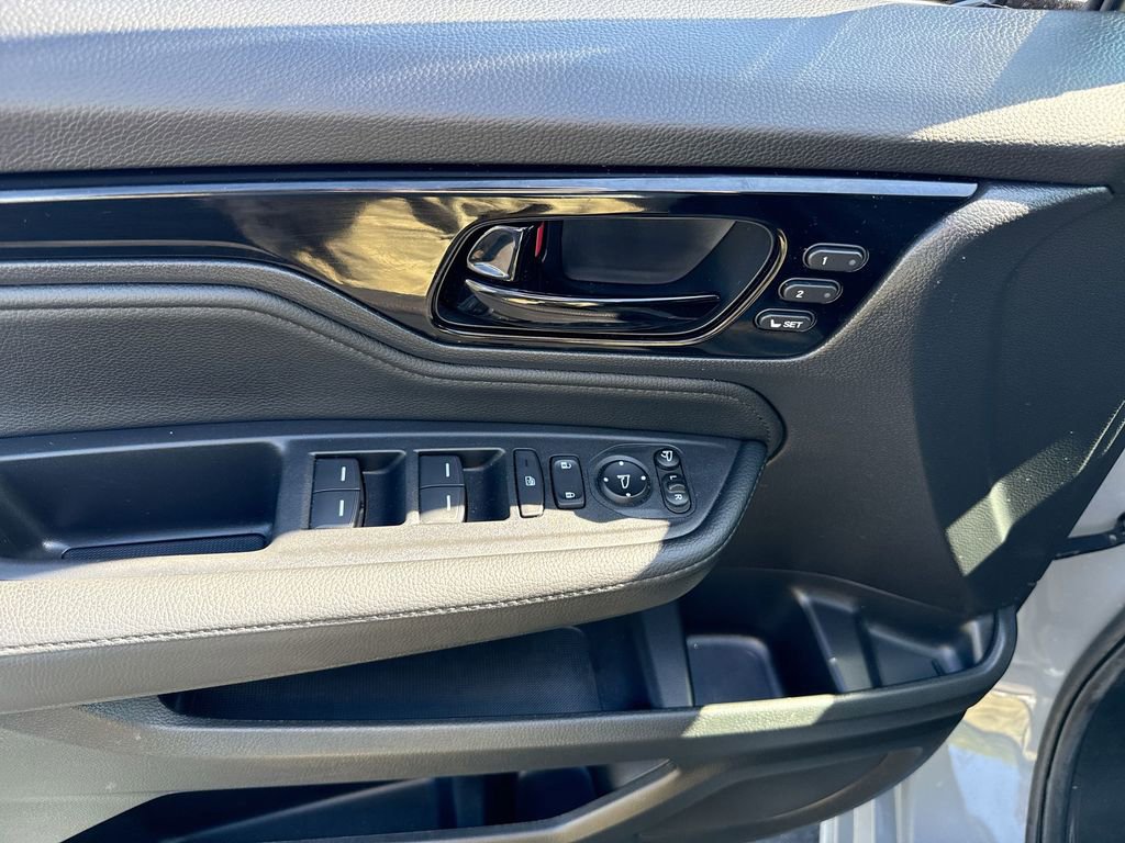 Used 2025 Honda Odyssey Elite image 13