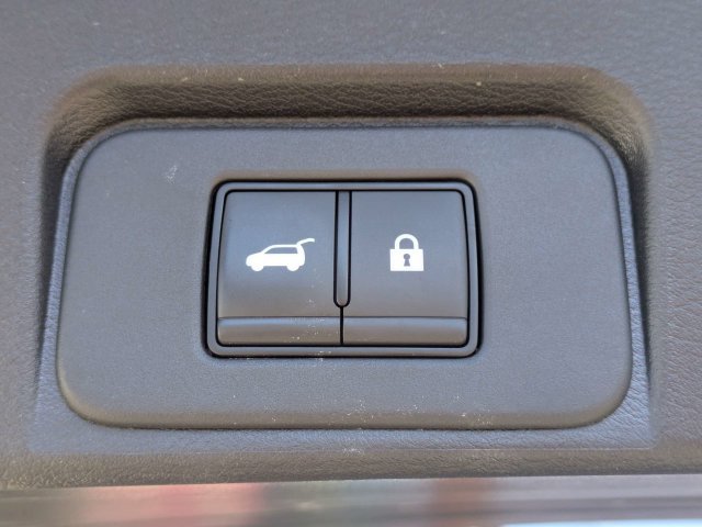 Used 2025 Nissan Rogue SV FWD image 13