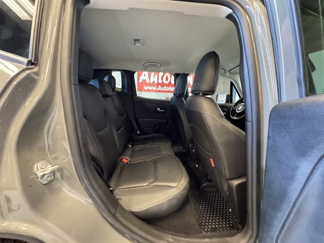 Used 2022 Jeep Renegade Trailhawk w/ Trailer Tow Group image 12