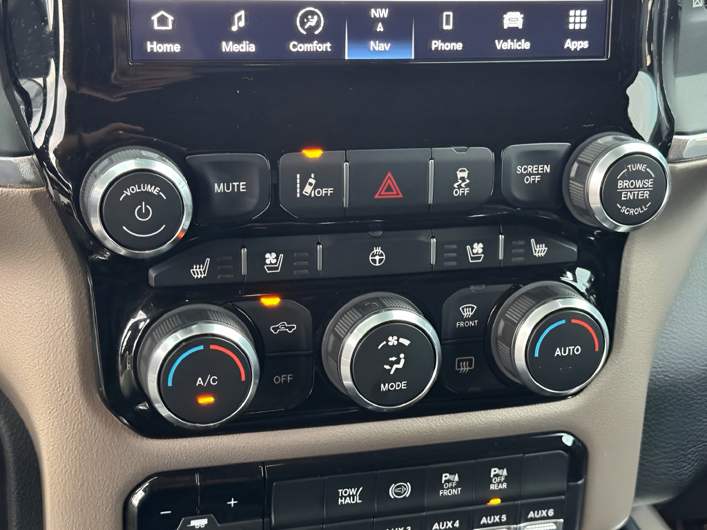 Used 2022 RAM 3500 Laramie w/ Safety Group B AWD/4WD image 19