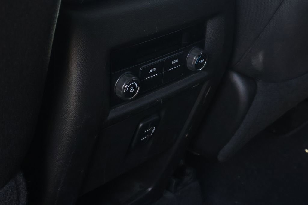Used 2018 Chevrolet Traverse LS FWD image 30