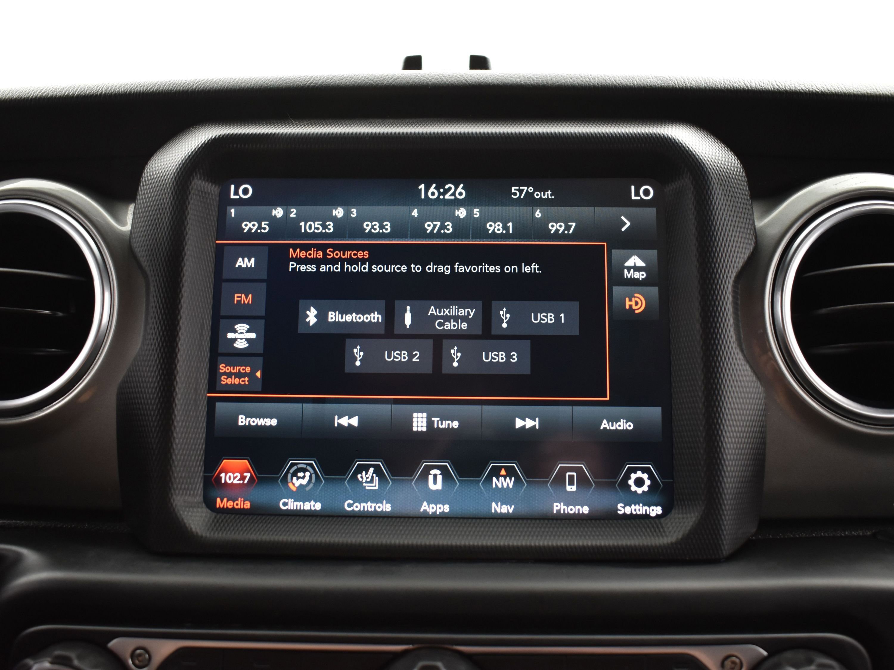Used 2020 Jeep Wrangler Unlimited Sahara image 28