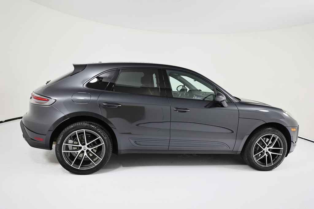 Certified 2026 Porsche Macan AWD/4WD image 8
