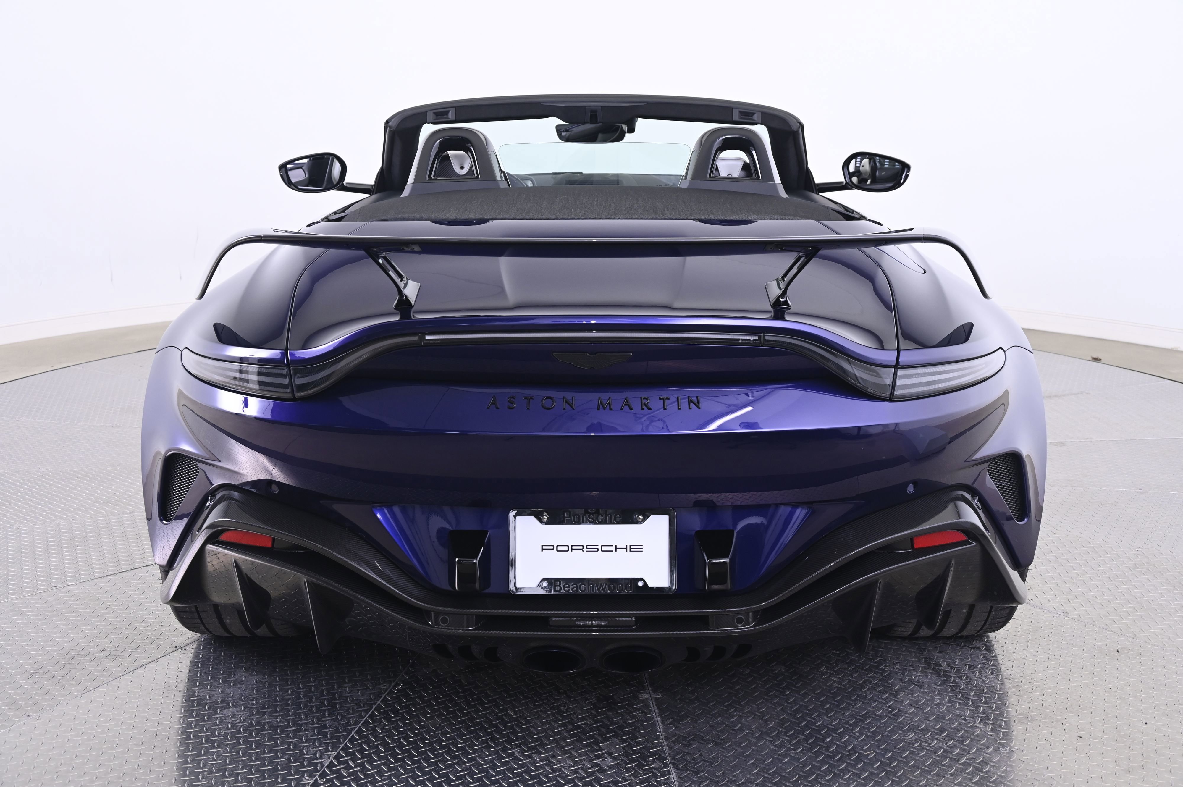 Used 2023 Aston Martin V12 Vantage Roadster image 6