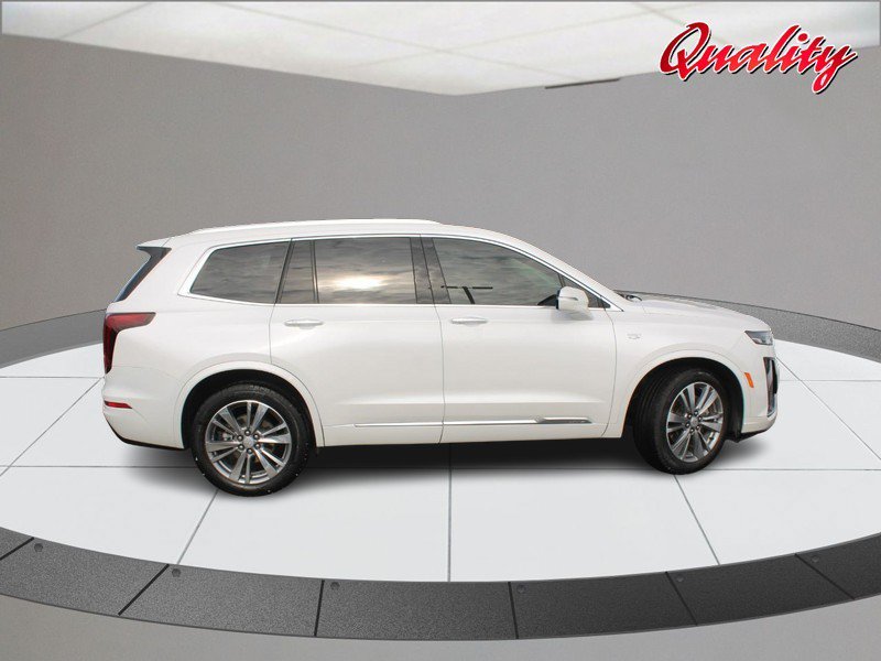 Used 2024 Cadillac XT6 Premium Luxury AWD/4WD image 2
