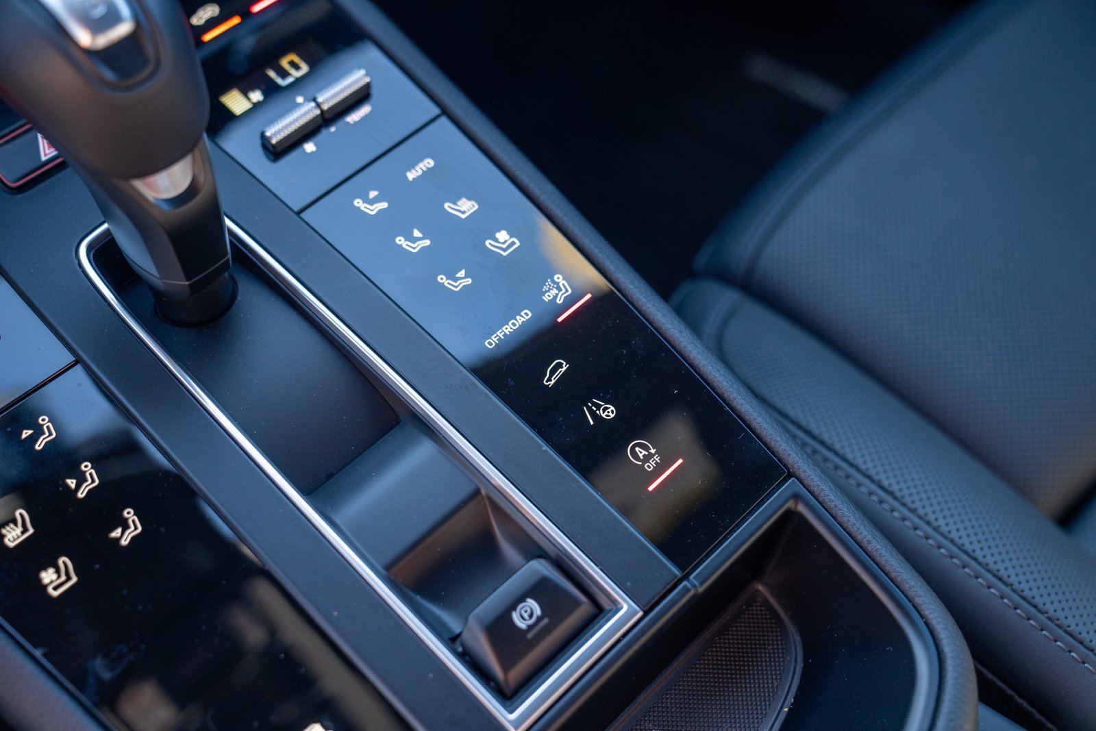 Certified 2026 Porsche Macan AWD/4WD image 19