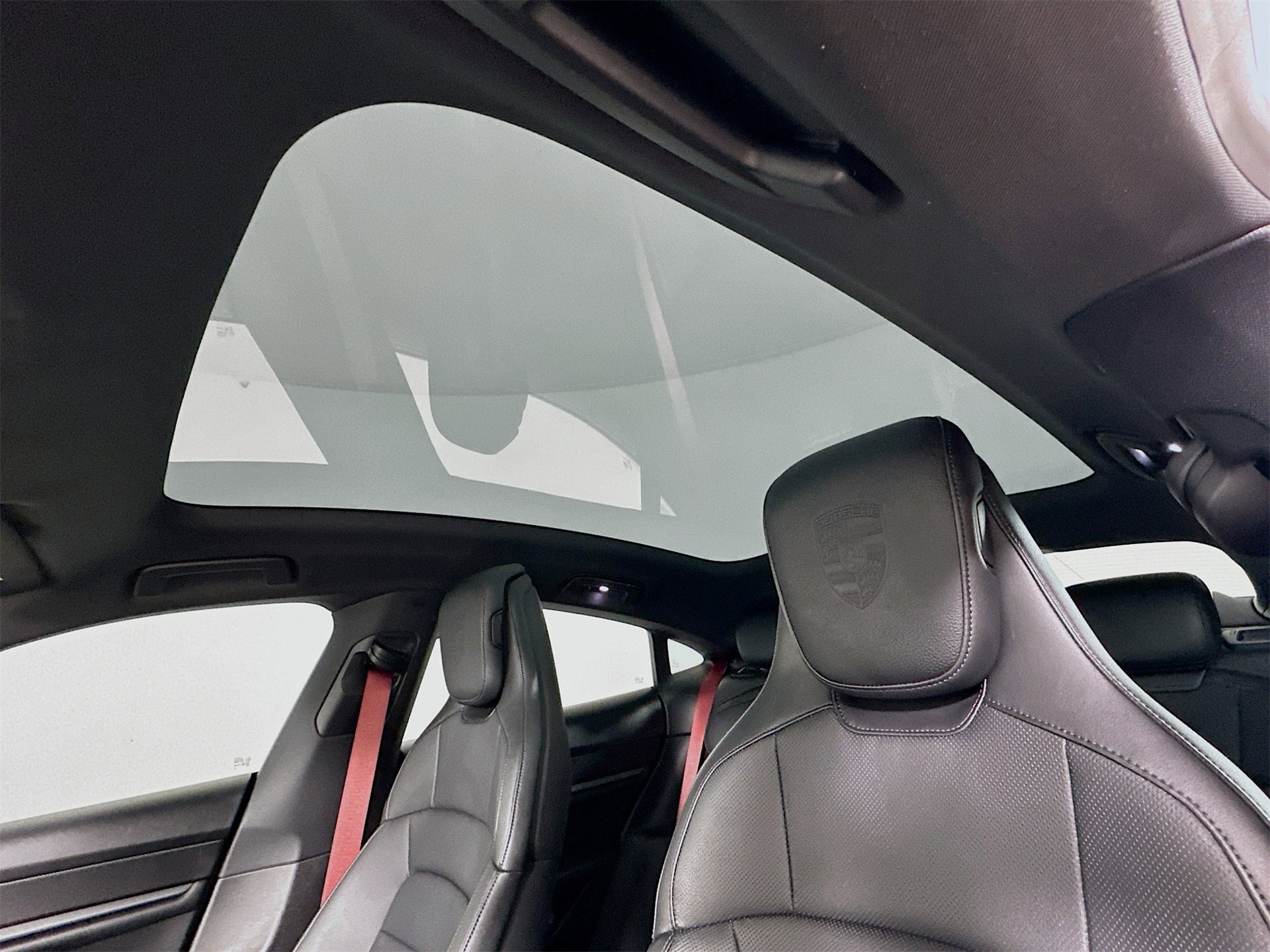 Used 2020 Porsche Taycan 4S image 23